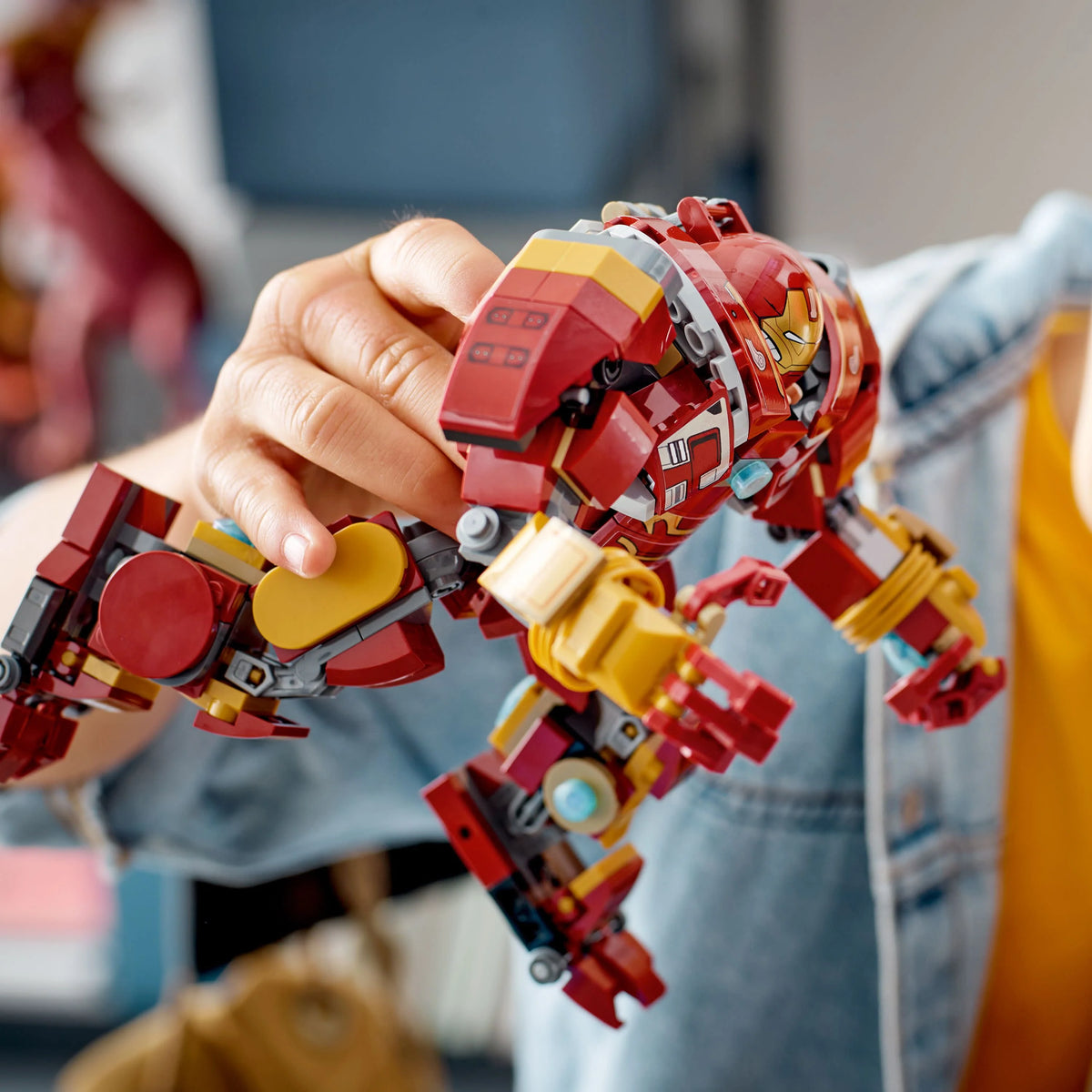 Buildable Action Figure Toy with Minifigure Q32952