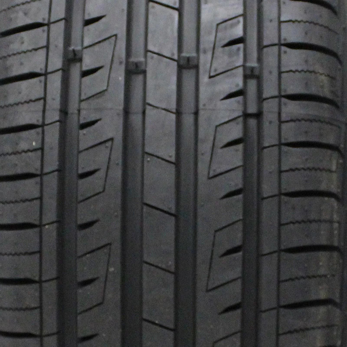 All Season 185/55R15 82V Passenger Tire V64351