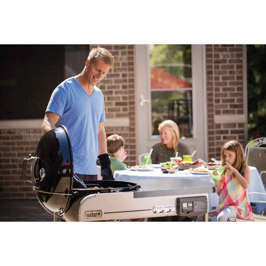 Black 22" Charcoal Grill O777