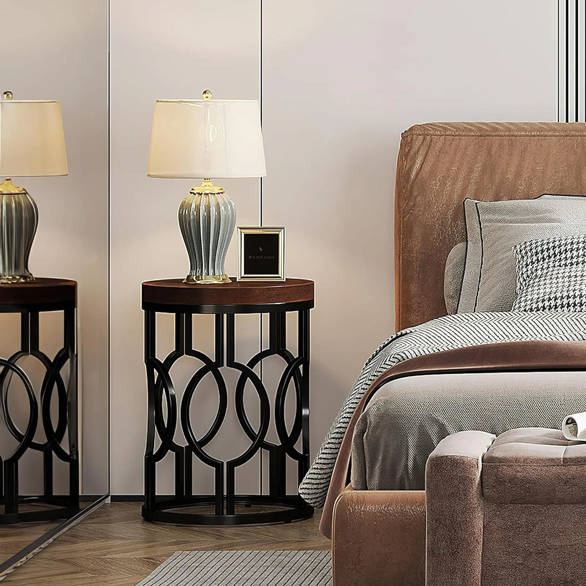 Round End Table with Metal Frame V293