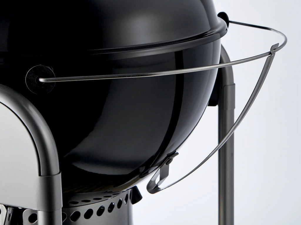 Black 22" Charcoal Grill O777