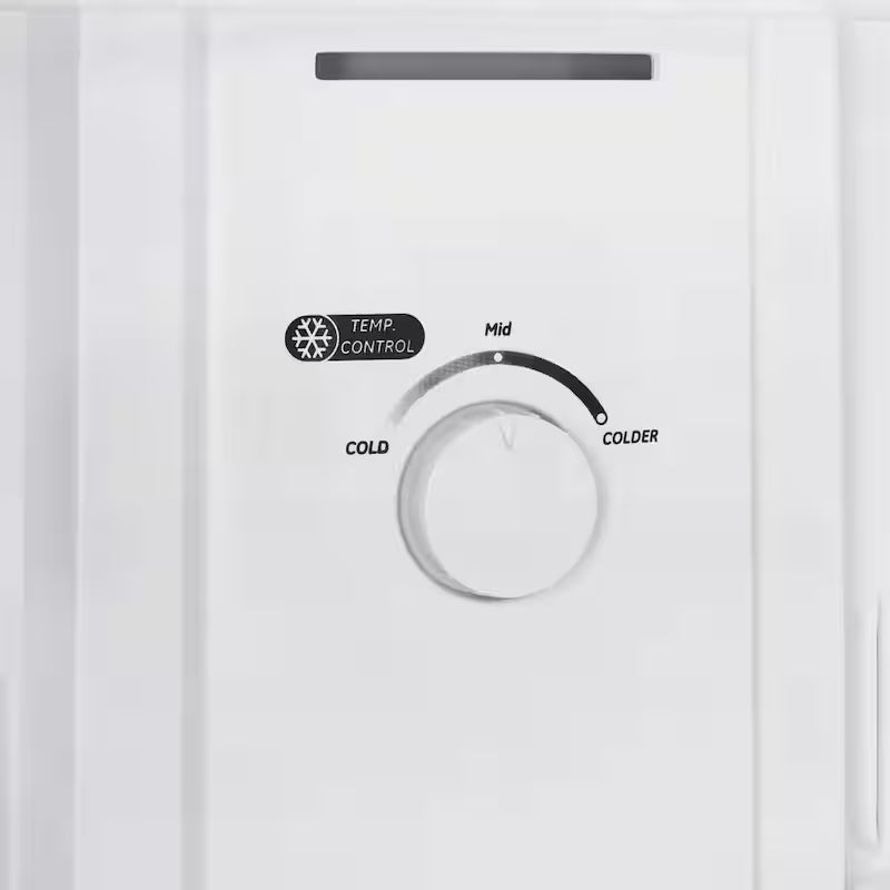 White 18 cu. ft. Top Freezer Refrigerator O43850